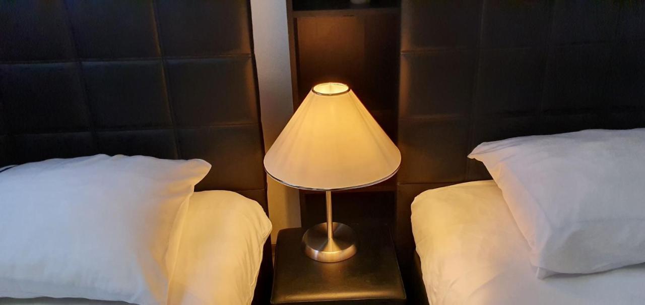Guesthouse Marie Therese Брюссель Экстерьер фото